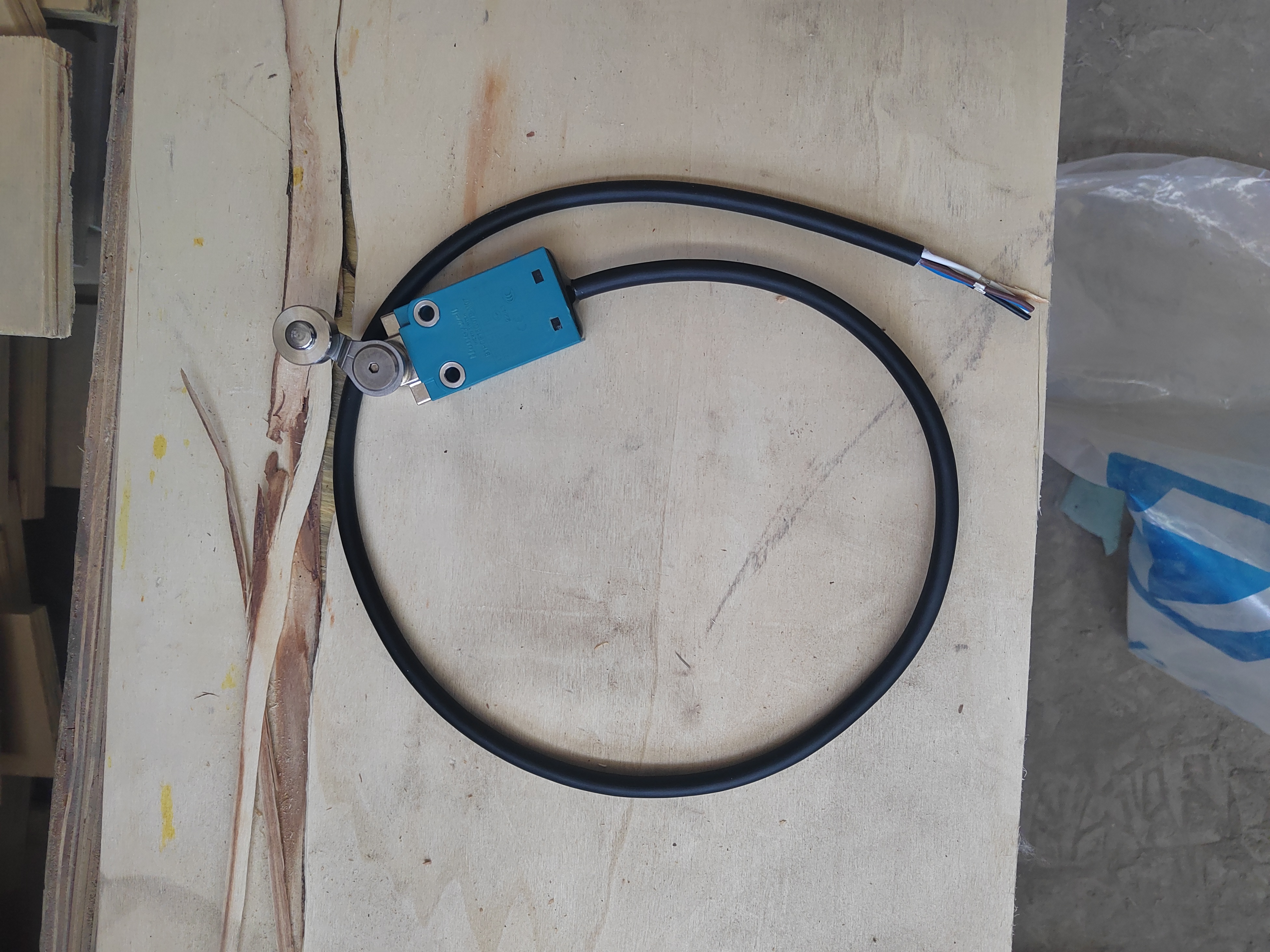 XCMG 803686162 LIMIT SWITCH For XGS40K