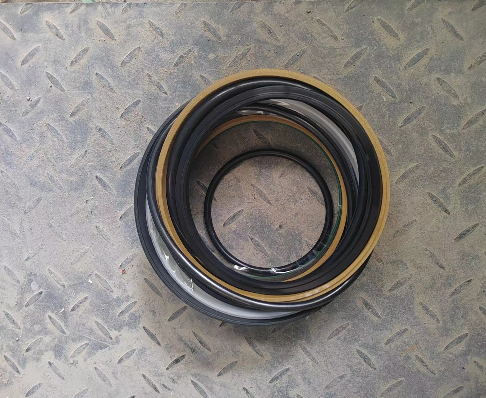 XCMG 860136225 Front Vertical Cylinder Seal Kit for QY85KA_Y